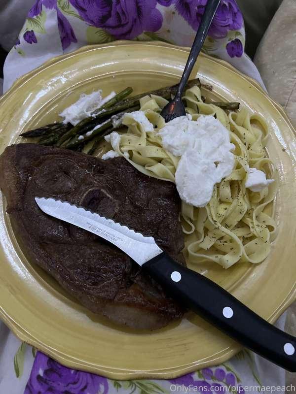 Dinner was made for me tonight! Looks sooooo good! Thank you..