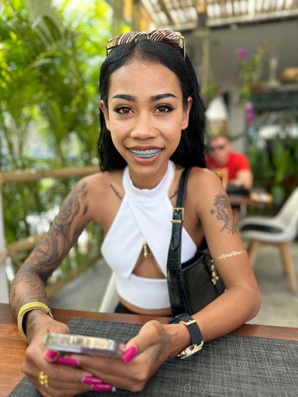 Independence looks real good on me… don’t you think? 💋