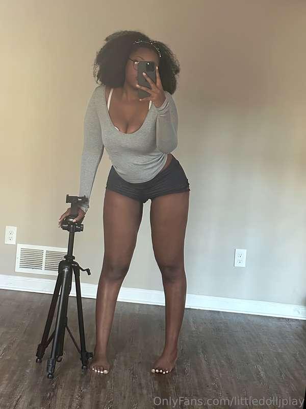The curves are on point 😏