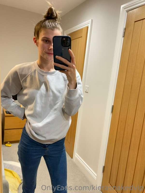 Enjoy this full strip ❤️😘