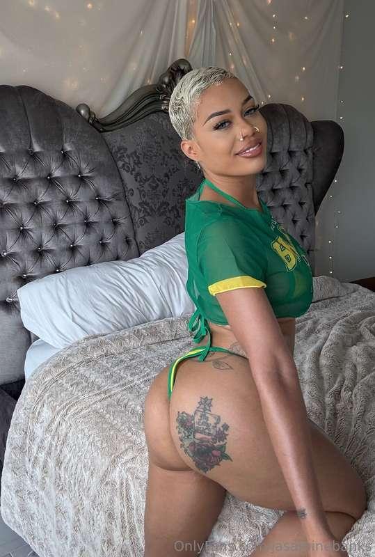 why aren't you in my dms right now? 😈