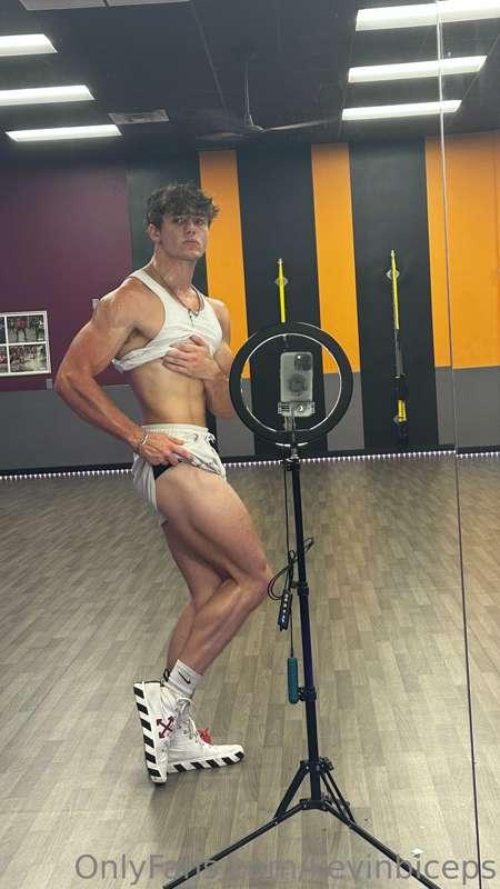 kevinbiceps image #3