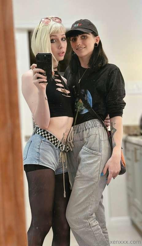 Away from home for a couple days with @danisophiaxxx for the..