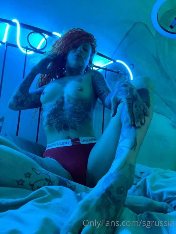 Sexy @holly_tatts_pussy