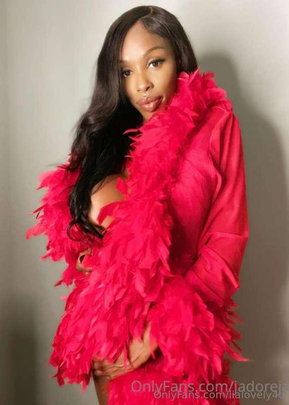 I’m not in the mood to get dressed but these feathers feel s..
