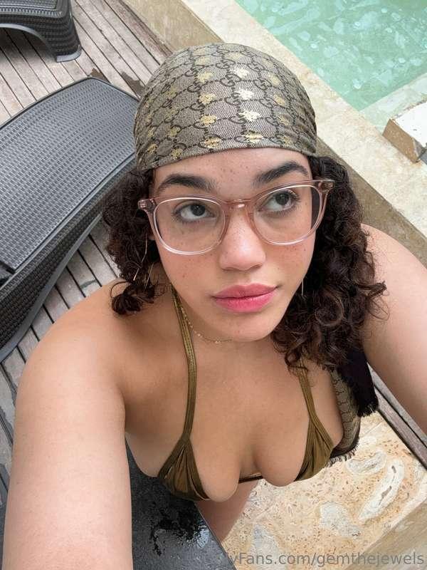 Time for your daily dose of me 🩵 