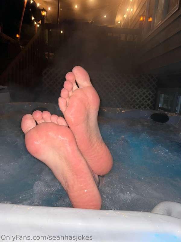 Giant size 17 feet 🦶🏼