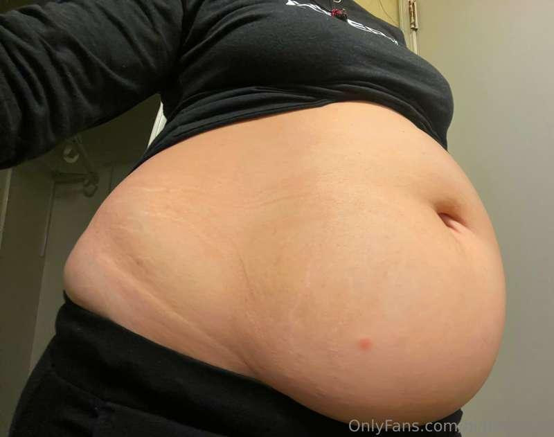 bigbellybeckyofficial image #0