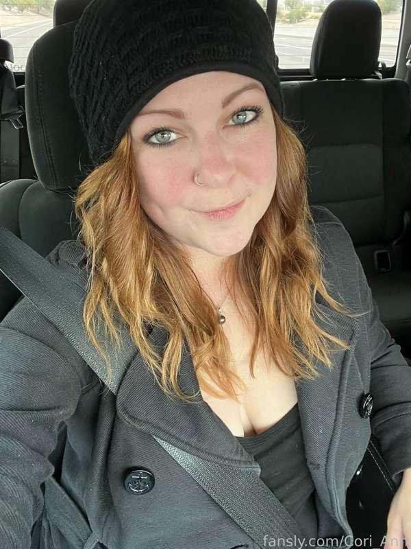 Good morning! What does everyone have going on today? For me… errands. Come say hi if you see me! 

#fyp #greeneyes #redhead 