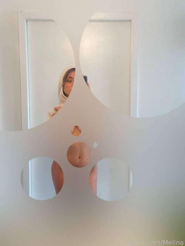 melina image #1
