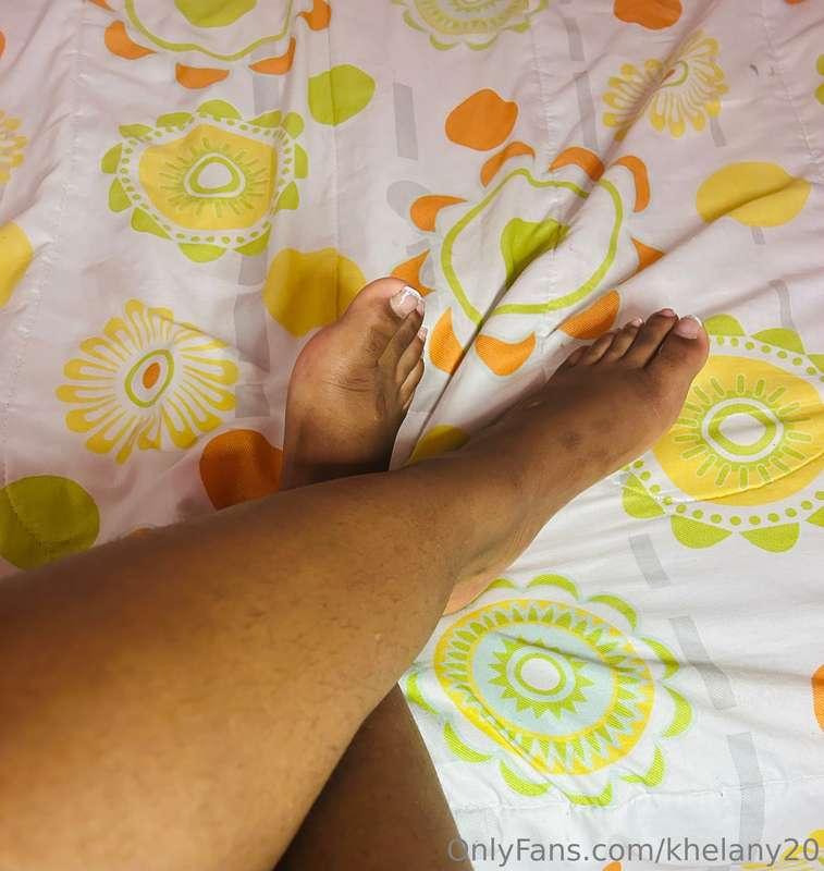 chocolate feet 🦶🍫