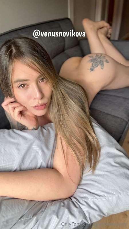 ✨ @venusnovikova ✨Sweet temptation with a dangerous twist 😇😈..