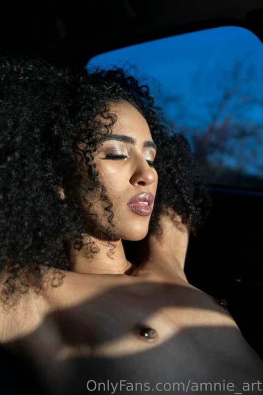 my face and my breasts & the rays of daylight ♥