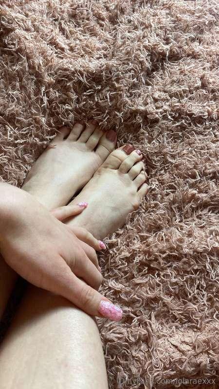 🦶 🦶