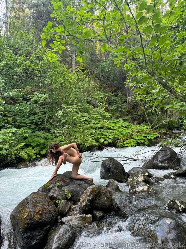 Doing a little throwback Thursday to my trip to Alaska in Ju..