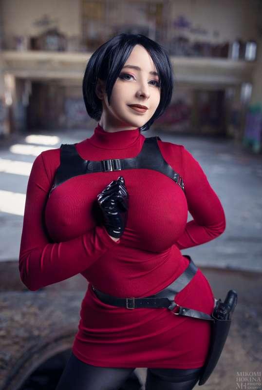 Ada Wong is an autumn icon if you ask me! 