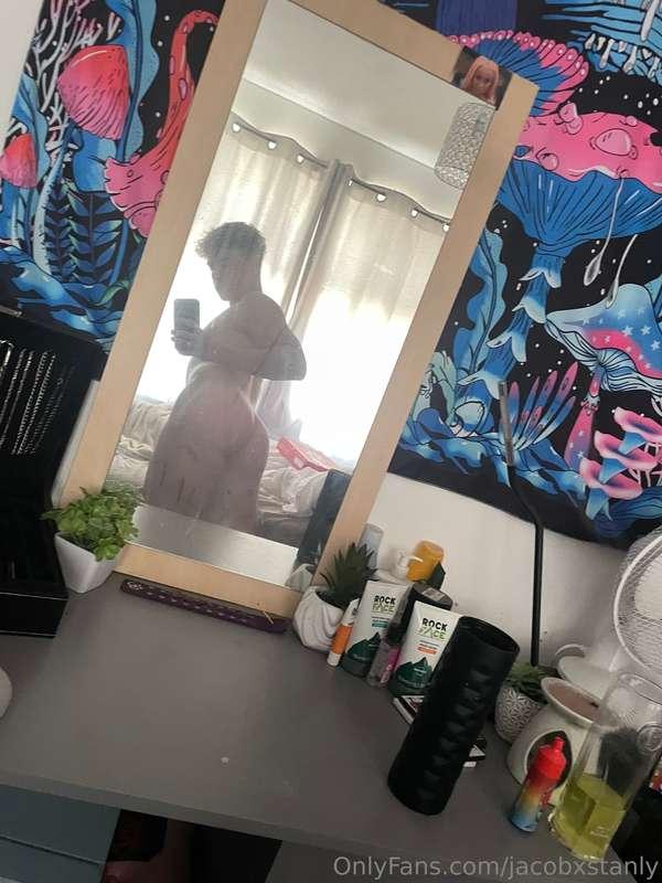 To all the early access subs, who’s gonna bend me over and p..