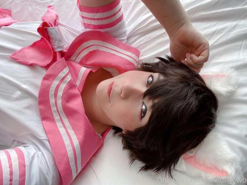 who doesn't love a cutie in a seifuku? 💕
 
full set includes..