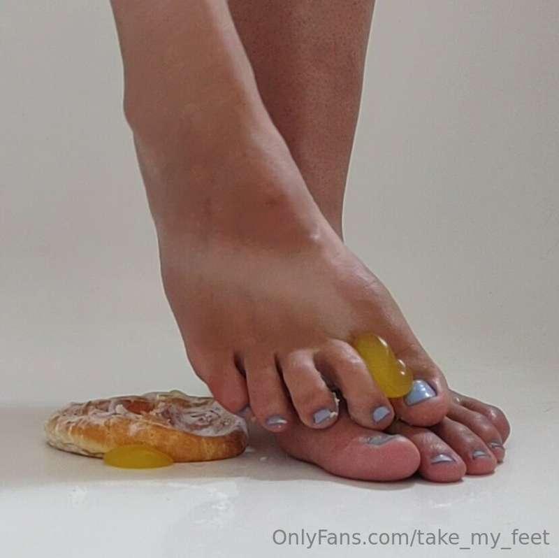 A sweet little treat for my food crush fans👣Love you guys!!💞