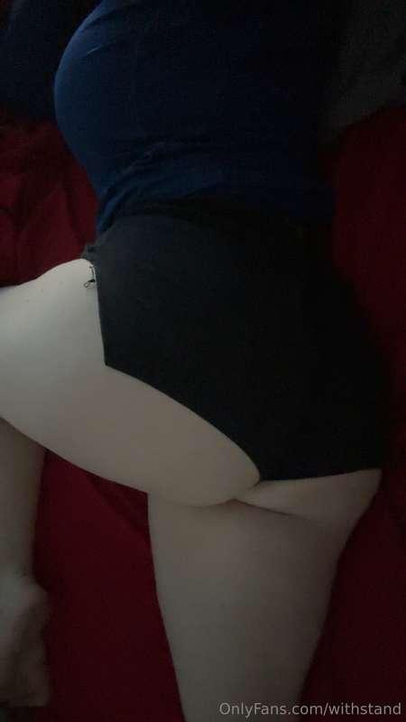 new gym split is working wonder on my booty. Curious about w..