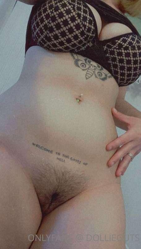 ur fav goth brat 🥰