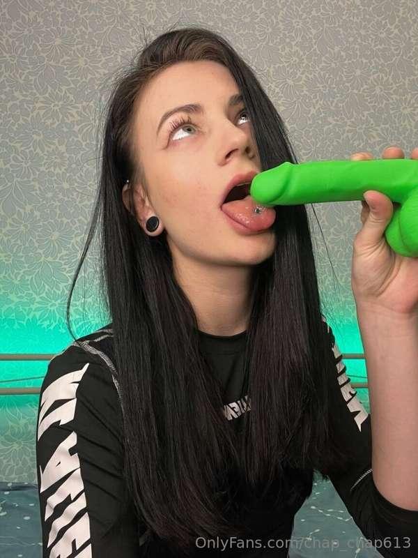 HORNY VIRGIN ANGEL @rachael_moon 🔥FREE SUBSCRIBE🔥 😍😍😍😍 THIS ..