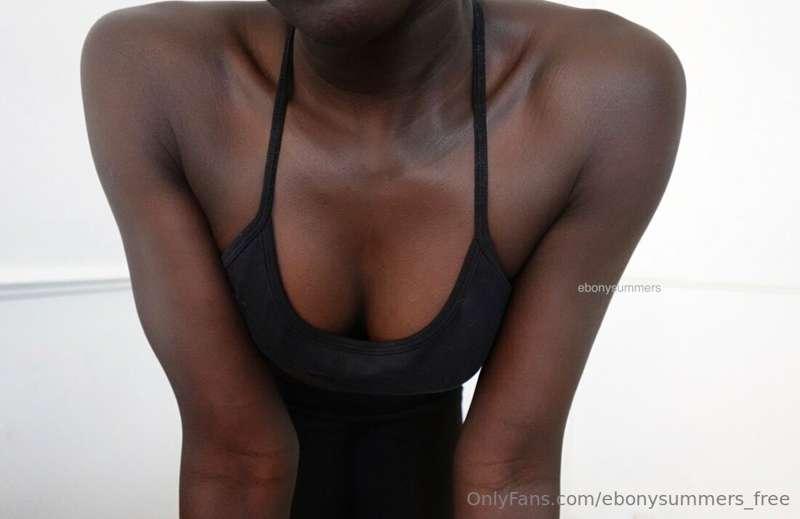 Happy Titty Tuesday! Take off my top with a $3 tip to comple..
