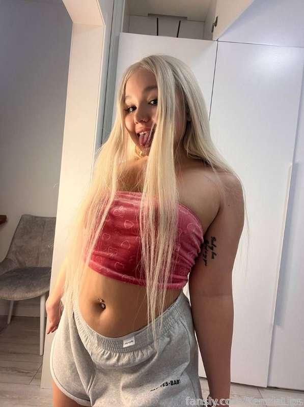 I want to put you in a good mood baby


#fyp #freevideo #blonde #pawg #fun #daddysgirl  #hottie #girlnextdoor #amateur #wild #adorable #cute