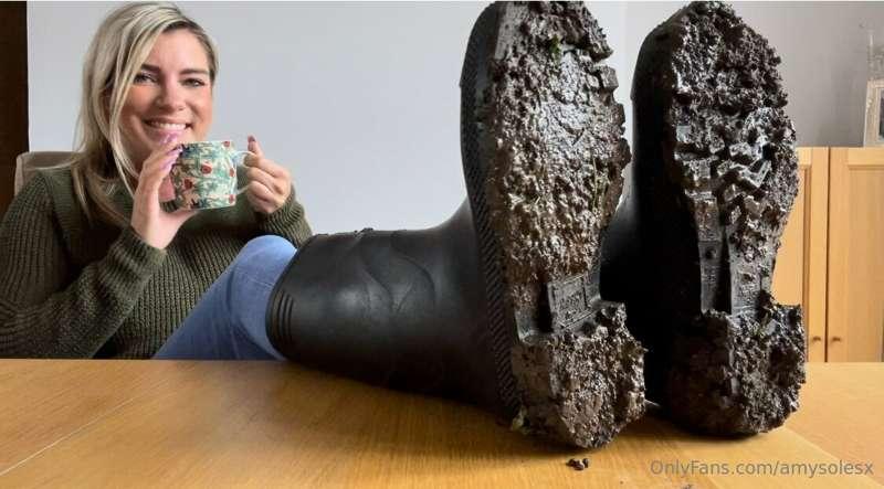 Hands up if you like muddy boots?! I get mine filthy when I ..
