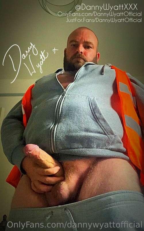 Who’s sucking my dick? 😈