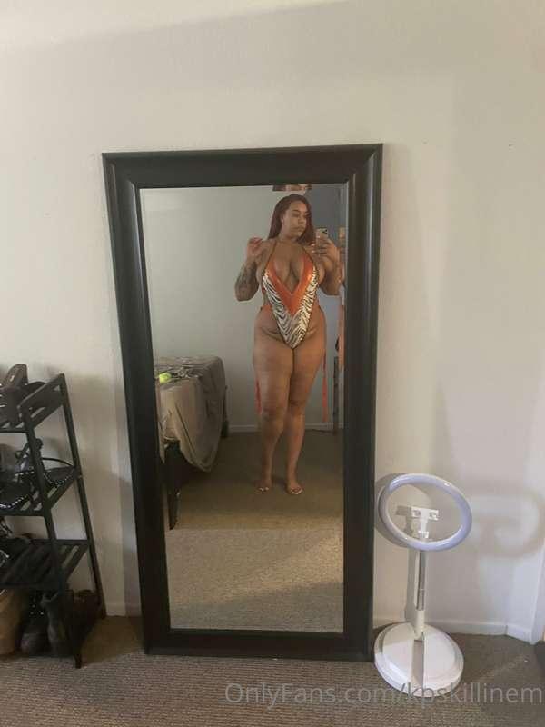 The try on before the shoot 📸