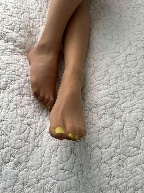 nylonsandfeet main image