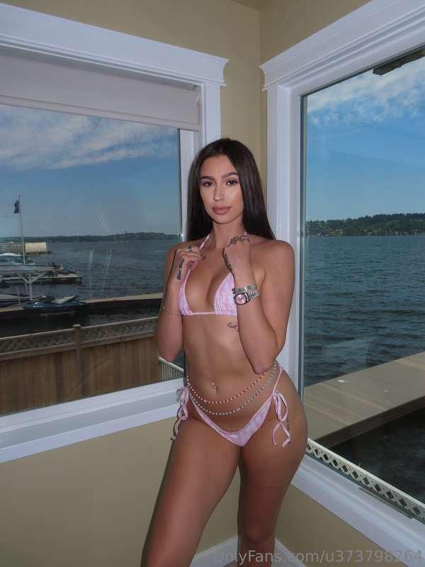 hi there daddy 😘 how about today we have some fun and cum to..