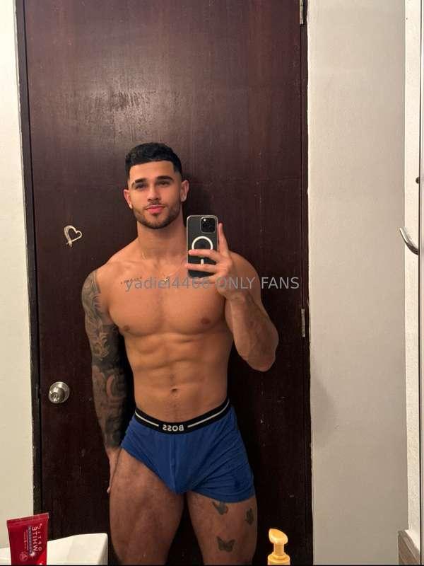 LA SEUGNDA FOTO 🥰🔥 EL LIVE DEL 30 estará bueno Nuevo Juguete..
