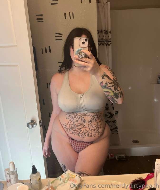 swipe for a morning flash 🤭