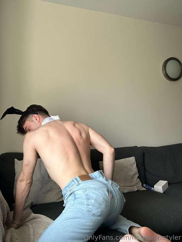 Felt cute, might cause a distraction later 😜