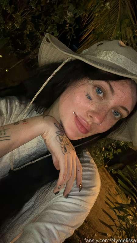 Would you like to spend time with me in this warm night?




#brunette #fyp #young #pretty #selfie #tattoed #petite #natural #cute 