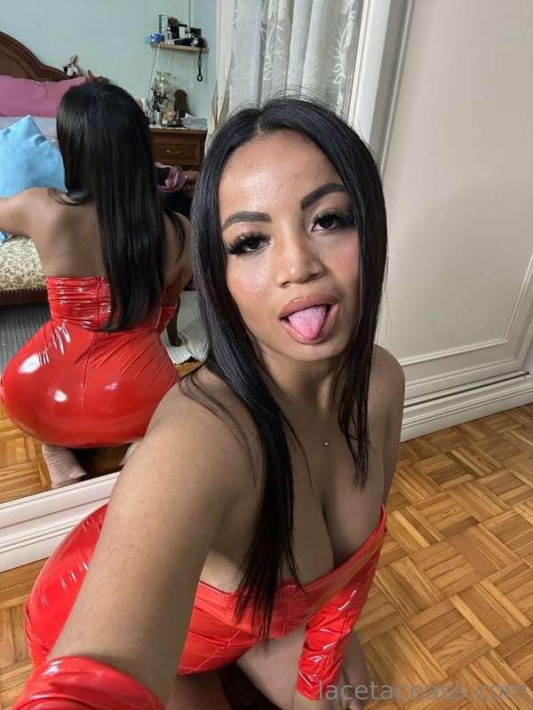 😈