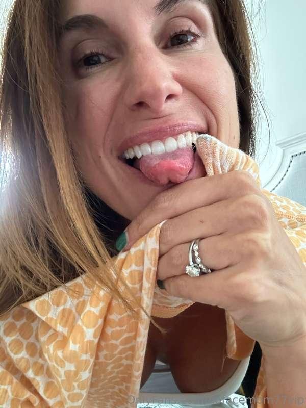 Tongue me Tuesday….👅