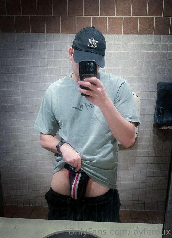Some hot friends had me pent up in a bar bathroom 🥴🍺