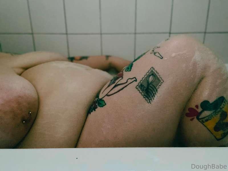 doughbabebbw image #0