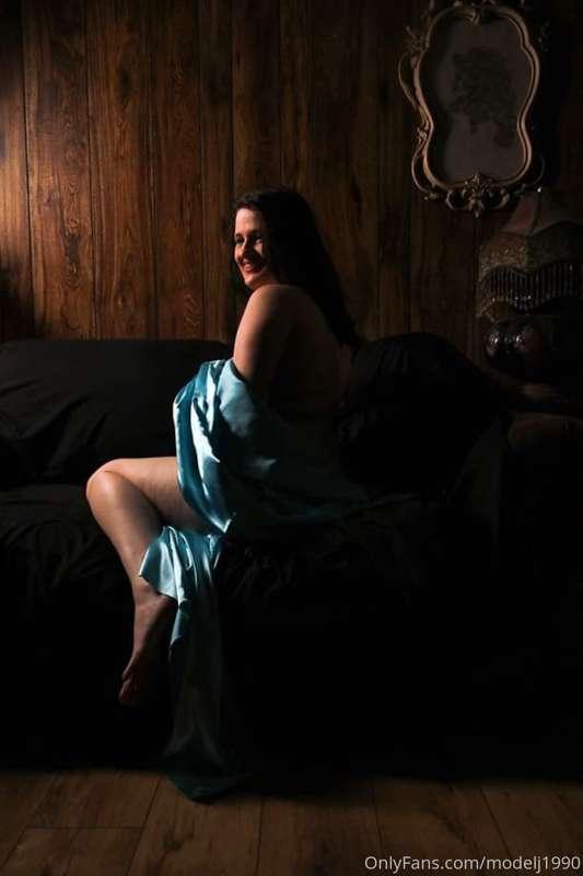 A sneak peak from yesterday’s shoot :) y’all are the first t..