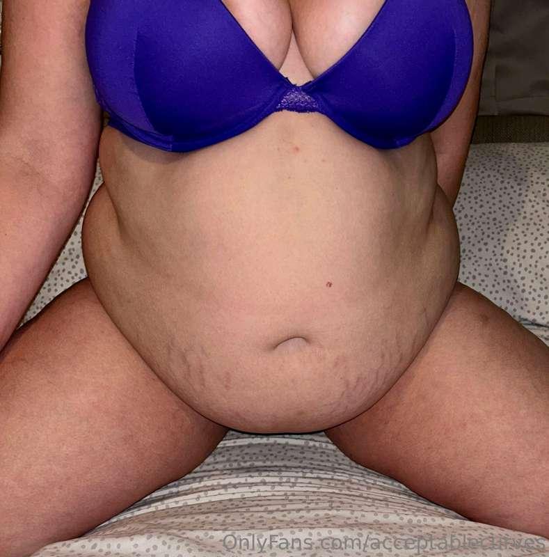Everyone loves a good belly grab!