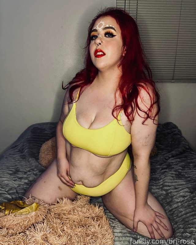 need a little sun? 😇 #redhead #thick #altgirl #bikini