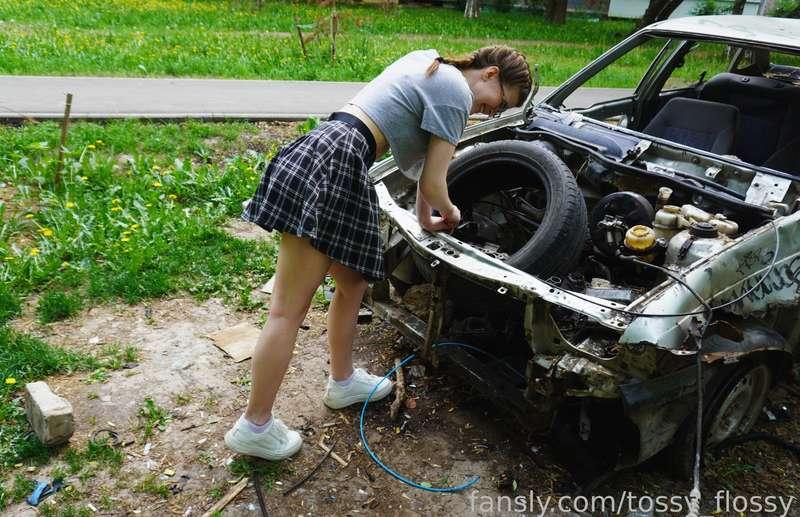 tossy_flossy image #0