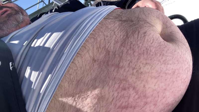 Big Jiggle Ski Belly