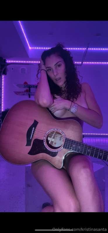 Cum watch and listen to me sing a song for you while playing..