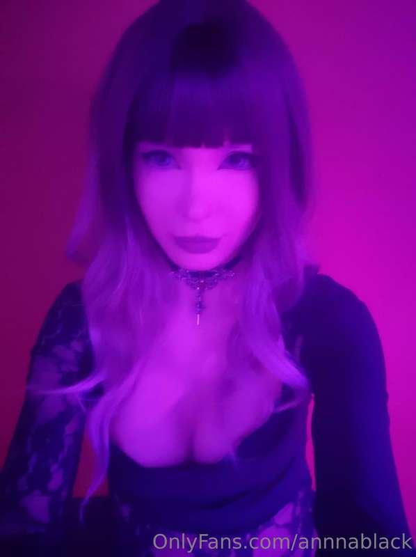 Wanna see what's underneath 😉😈