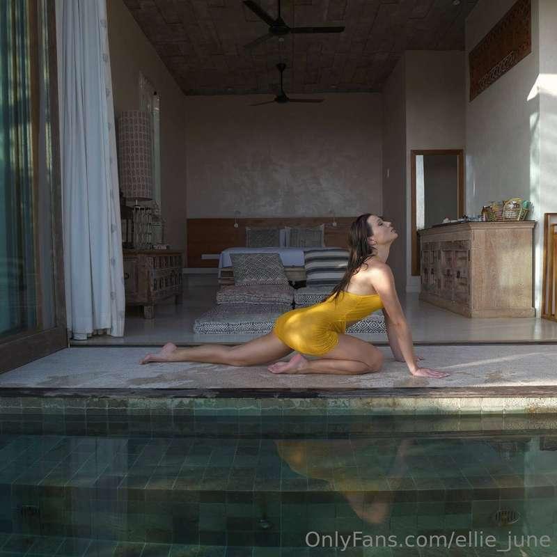 Embracing the beauty of movement and sensuality in every pos..