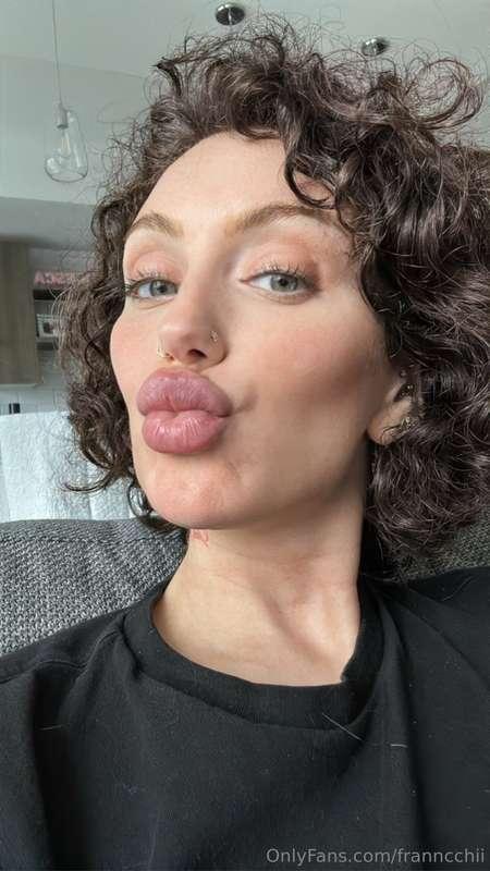 someone said Fridays are for first kisses... yeah kinda corn..